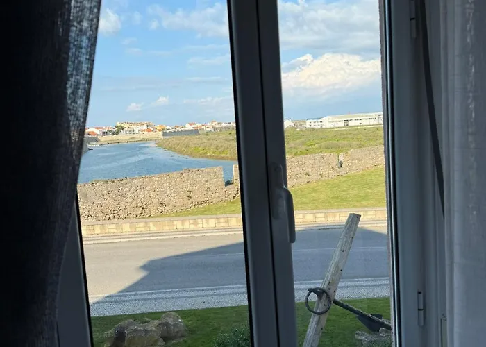 Casa Muralhas Гостевой дом Пениши